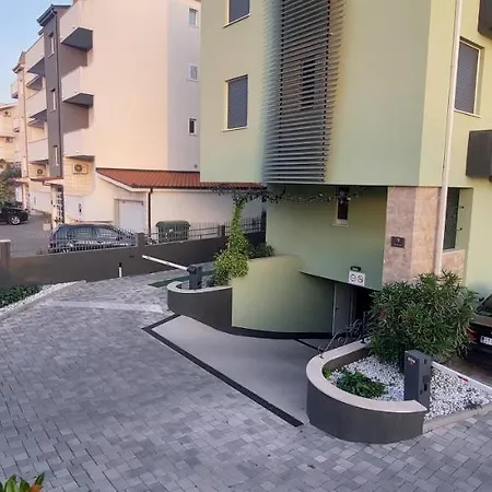 アパート Searenity スプリト